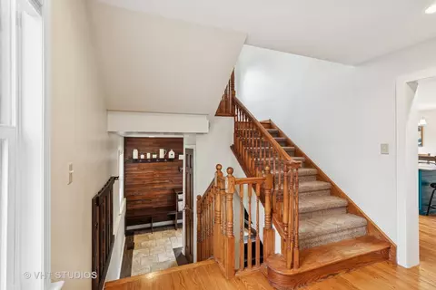 Entry Way - 213 S Hunter St, Thornton, IL 60476 photo 1 of 2