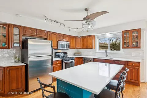 Kitchen - 213 S Hunter St, Thornton, IL 60476 photo 1 of 2