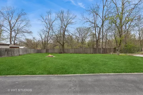 Exterior - 213 S Hunter St, Thornton, IL 60476 photo 4 of 4