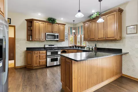 3520 Lakeview Dr, Algonquin, IL 60102 photo 2