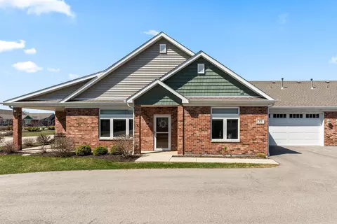 35 Briden Ln #35, Sycamore, IL 60178