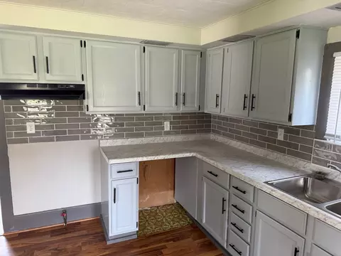 210 E 5th St, De Land, IL 61839 photo 8