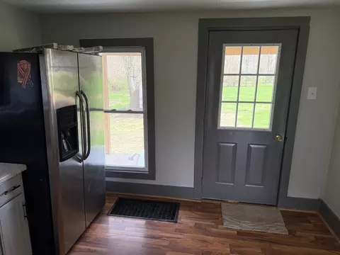 210 E 5th St, De Land, IL 61839 photo 9