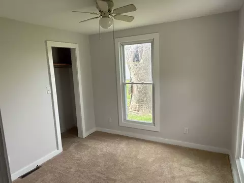 210 E 5th St, De Land, IL 61839 photo 10