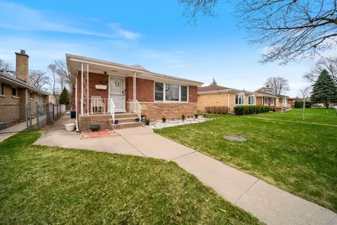 8451 Harding Ave, Skokie, IL 60076