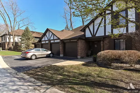 8127 Chestnut Dr #58B, Palos Hills, IL 60465