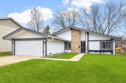 5773 Essex Ct, Hanover Park, IL 60133