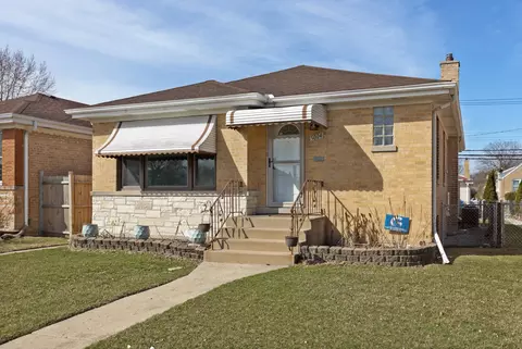 5004 N Nagle Ave, Chicago, IL 60630