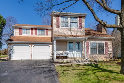 646 Stewart Ct, Gurnee, IL 60031
