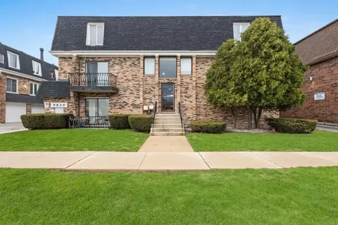 9830 Sayre Ave #6, Chicago Ridge, IL 60415