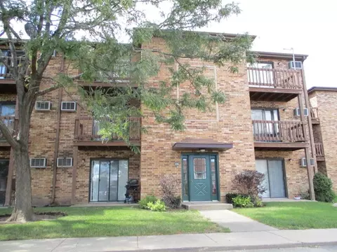 1356 N Geneva Dr #2A, Palatine, IL 60074