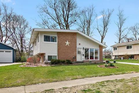 67 Water St, Park Forest, IL 60466