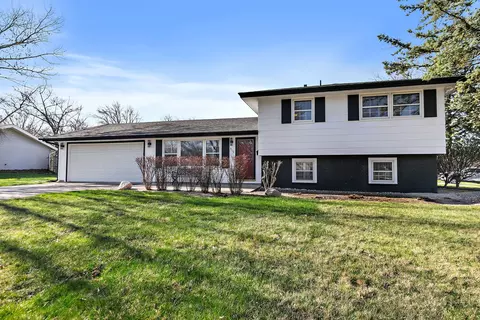 416 Westover Ln, Schaumburg, IL 60193