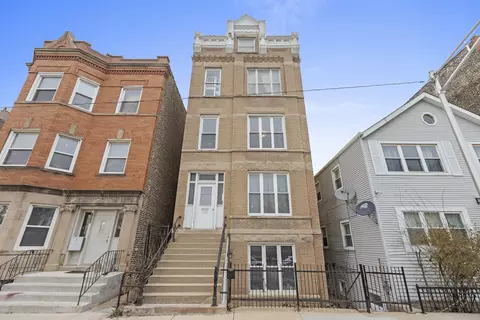 1310 W Chestnut St #201, Chicago, IL 60642