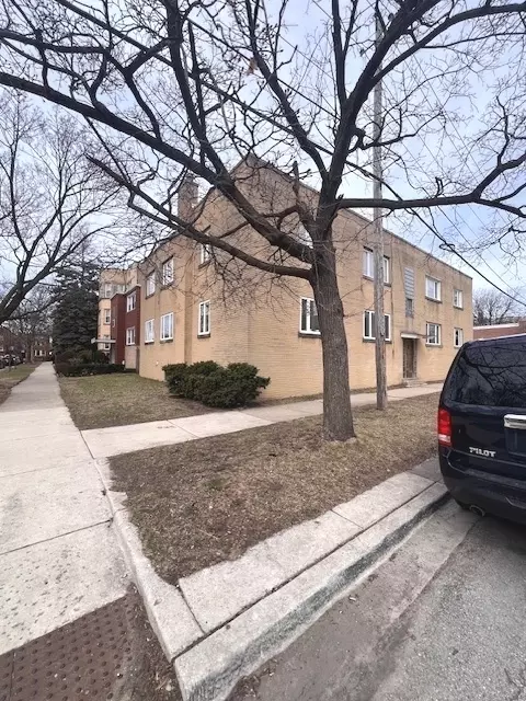 6238 N Leavitt St #2S, Chicago, IL 60659