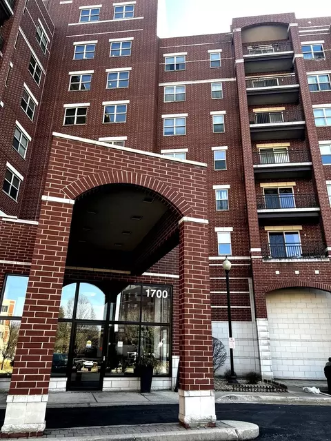 1700 Riverwoods Dr #406, Melrose Park, IL 60160