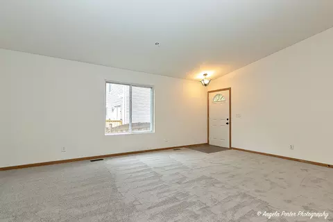 Living - 35850 N Benjamin Ave, Ingleside, IL 60041 photo 1 of 11