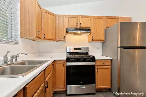Kitchen - 35850 N Benjamin Ave, Ingleside, IL 60041 photo 4 of 4