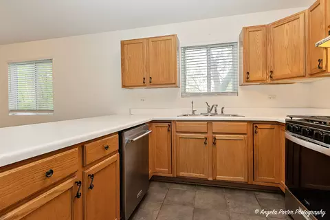 Kitchen - 35850 N Benjamin Ave, Ingleside, IL 60041 photo 3 of 4