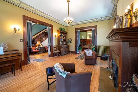 Living - 822 W Stephenson St, Freeport, IL 61032 photo 2 of 5