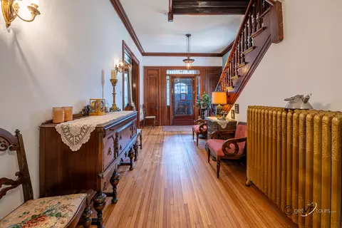 Entry Way - 822 W Stephenson St, Freeport, IL 61032 photo 4 of 8