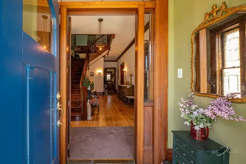 Entry Way - 822 W Stephenson St, Freeport, IL 61032 photo 3 of 8
