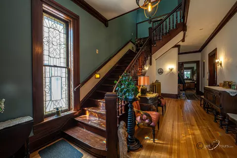 Entry Way - 822 W Stephenson St, Freeport, IL 61032 photo 1 of 8
