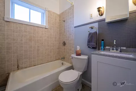 Bath - 822 W Stephenson St, Freeport, IL 61032 photo 5 of 5