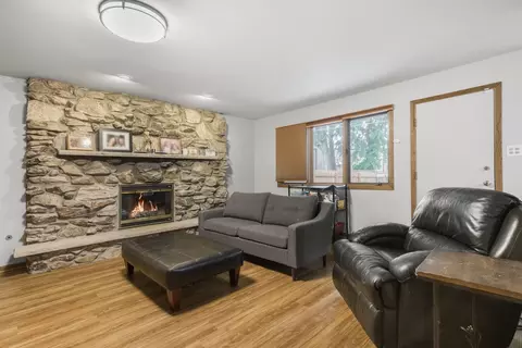 Living - 9838 S Beverly Ave, Chicago, IL 60643 photo 5 of 5