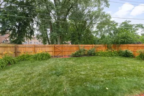 Exterior - 9838 S Beverly Ave, Chicago, IL 60643 photo 7 of 10