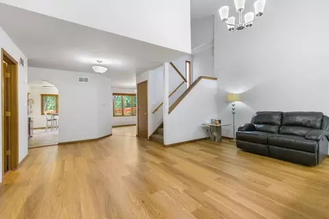 Living - 9838 S Beverly Ave, Chicago, IL 60643 photo 1 of 5