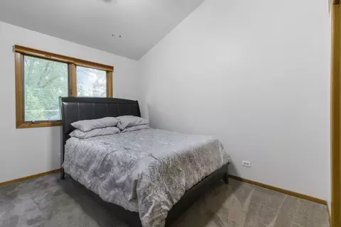 Bedroom - 9838 S Beverly Ave, Chicago, IL 60643 photo 1 of 3