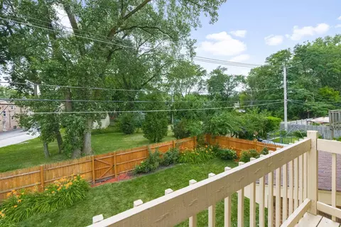 Exterior - 9838 S Beverly Ave, Chicago, IL 60643 photo 3 of 10