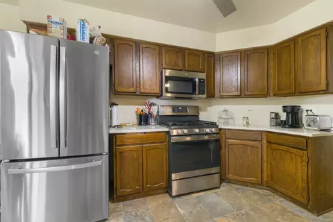 Kitchen - 9838 S Beverly Ave, Chicago, IL 60643 photo 4 of 4