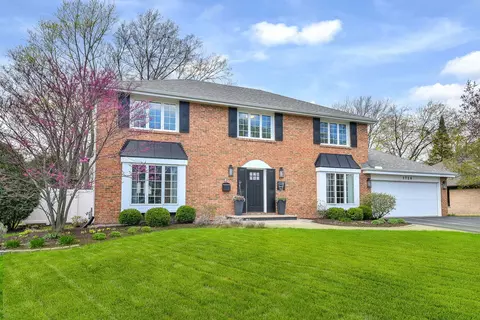 1724 S Thompson Dr, Wheaton, IL 60189