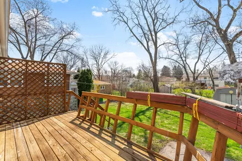 Exterior - 1010 Elm St, Wheaton, IL 60189 photo 8 of 9