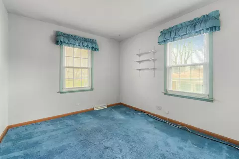 Bedroom - 1010 Elm St, Wheaton, IL 60189 photo 2 of 3
