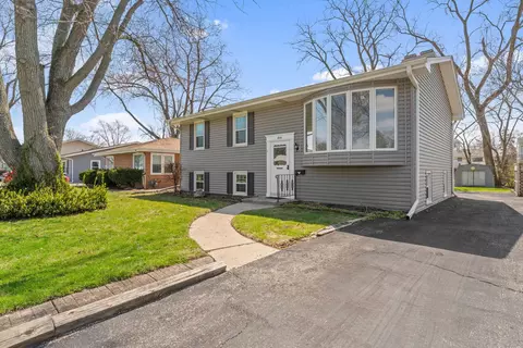 Exterior - 1010 Elm St, Wheaton, IL 60189 photo 4 of 9