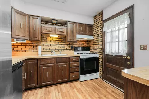 Kitchen - 1010 Elm St, Wheaton, IL 60189 photo 1 of 3
