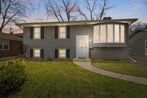 1010 Elm St, Wheaton, IL 60189