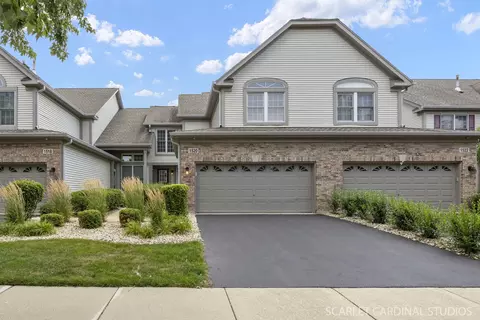 1520 Longbranch Ct, Naperville, IL 60565