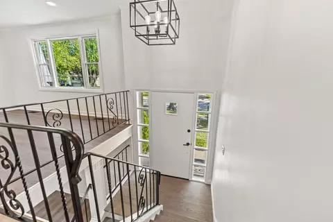 Entry Way - 1147 Windsor Dr, Wheaton, IL 60189 photo 1 of 1