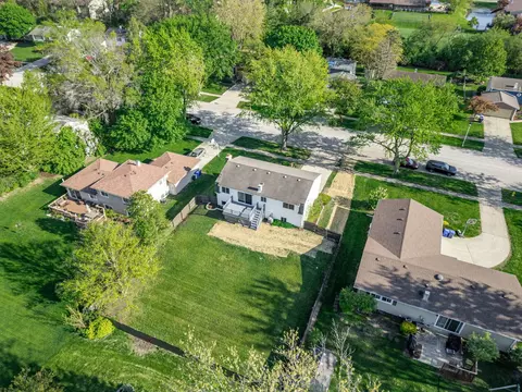 View/Area - 1147 Windsor Dr, Wheaton, IL 60189 photo 1 of 5