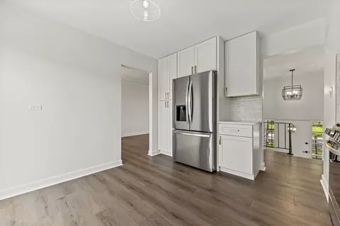Kitchen - 1147 Windsor Dr, Wheaton, IL 60189 photo 3 of 3