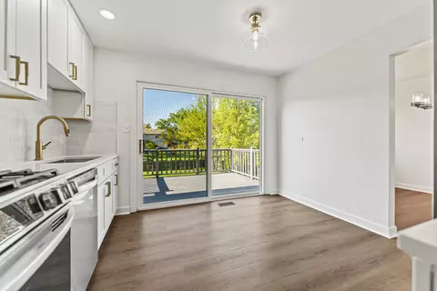 Kitchen - 1147 Windsor Dr, Wheaton, IL 60189 photo 2 of 3