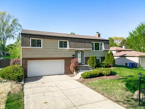 Exterior - 1147 Windsor Dr, Wheaton, IL 60189 photo 2 of 5