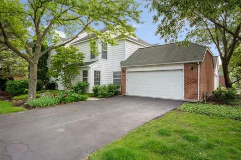 101 Woodbury Ln, Lake Bluff, IL 60044