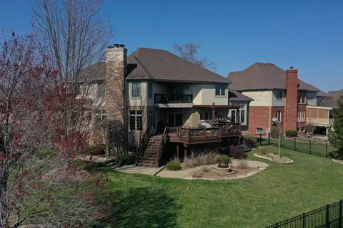 Exterior - 11759 Azure Dr, Frankfort, IL 60423 photo 9 of 10