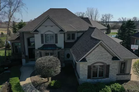 Exterior - 11759 Azure Dr, Frankfort, IL 60423 photo 2 of 10