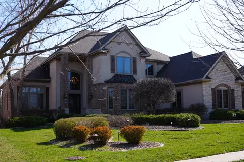 Exterior - 11759 Azure Dr, Frankfort, IL 60423 photo 3 of 10